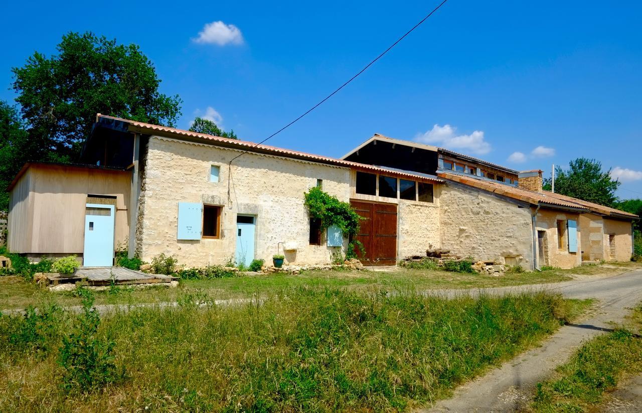 Chambres Des Forges Cellefrouin エクステリア 写真